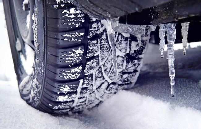 Суровые снежные зимы требуют соответствующей "обувки" для авто