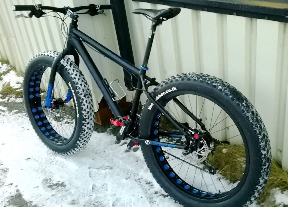 Велосипед с зимними покрышками