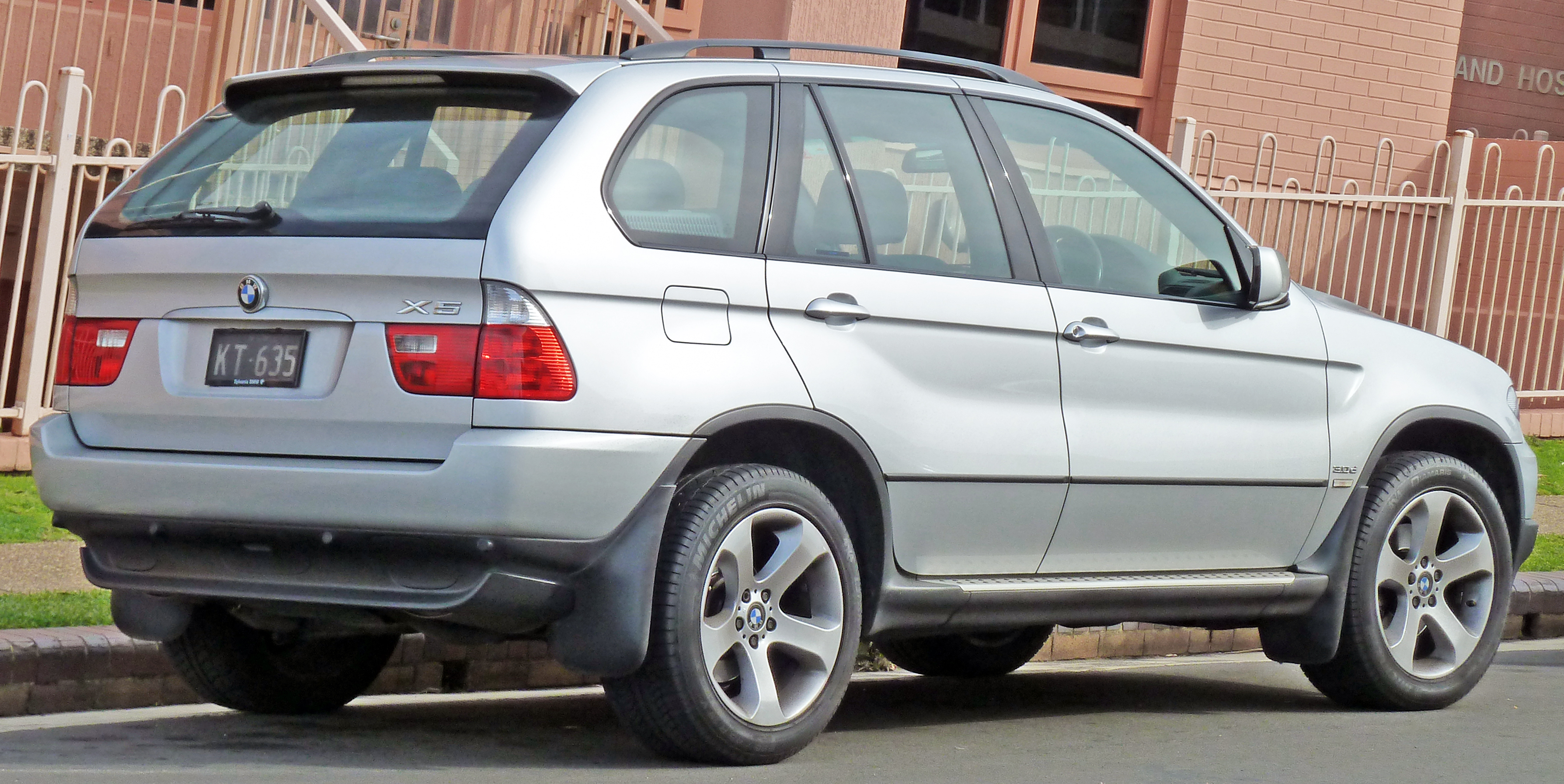 Размер колёс на BMW X5 (E53) 2005